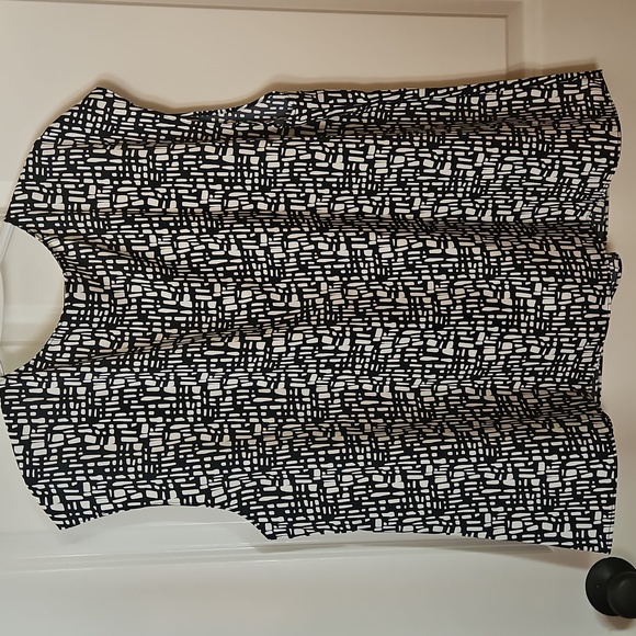 Banana Republic XXL Monochrome Geometric Blouse NWOT - Picture 7 of 8